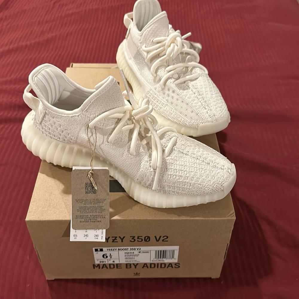 Yeezy Boost 350 V2